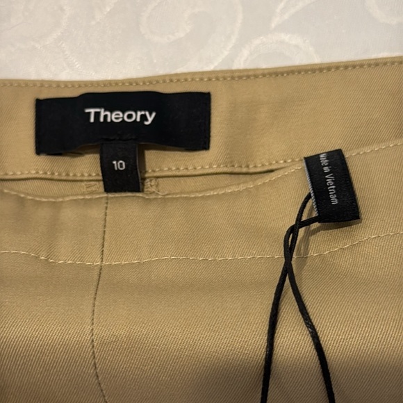 Theory Stretch Cotton Chino Shorts. Ladies 10 - Picture 9 of 15